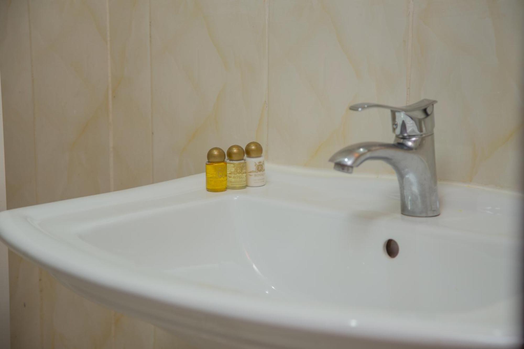 Hotel La Rose Blanche Αμπιτζάν Εξωτερικό φωτογραφία