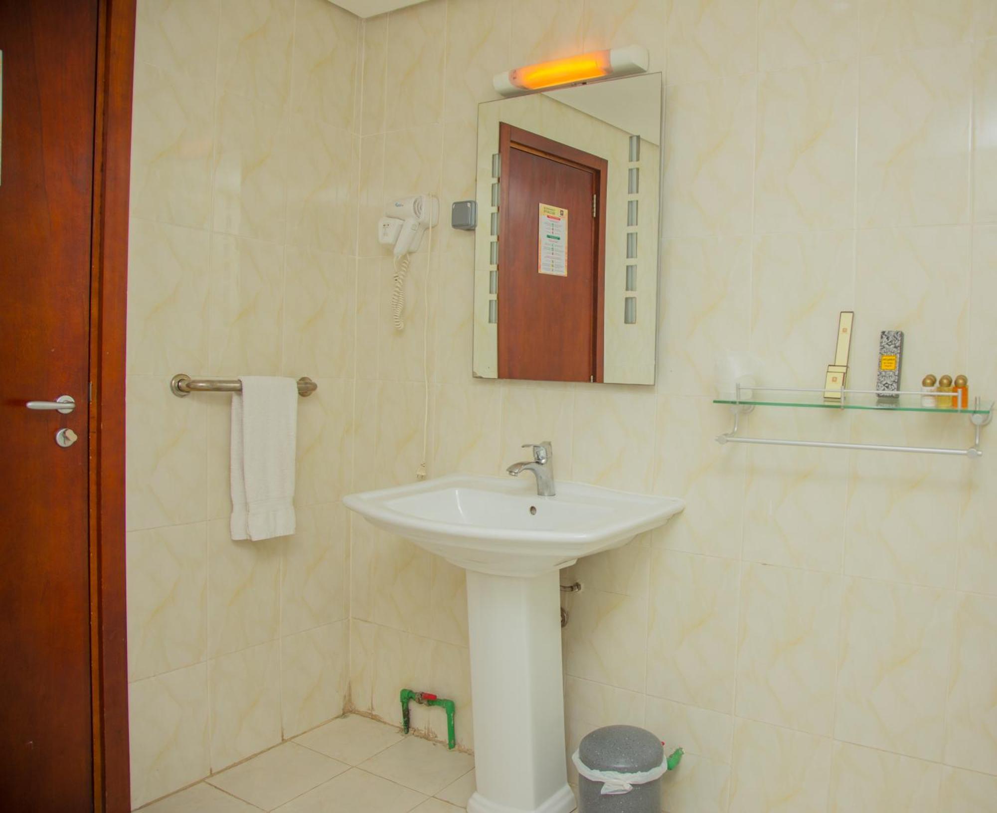 Hotel La Rose Blanche Αμπιτζάν Εξωτερικό φωτογραφία