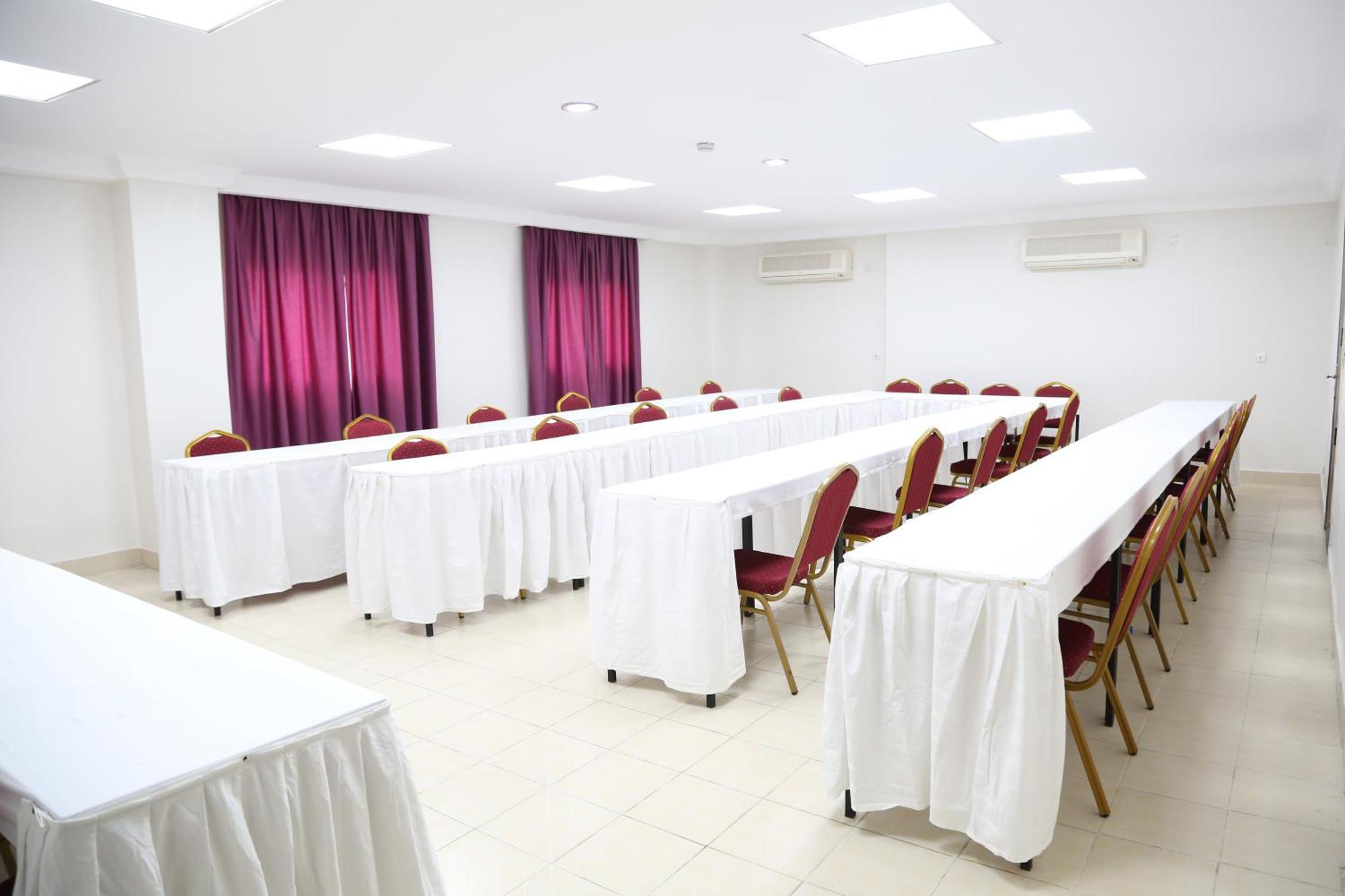 Hotel La Rose Blanche Αμπιτζάν Εξωτερικό φωτογραφία